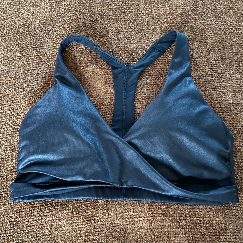 EUC RARE GAP Fit Power Shine Metallic Black Cross-Front Racerback Sports Bra